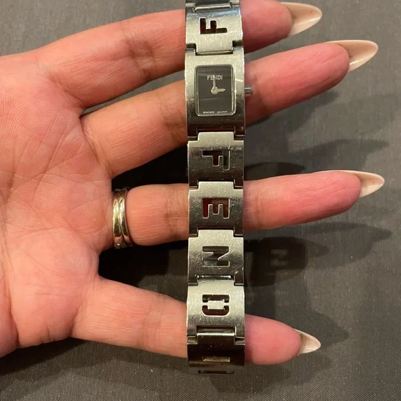 FENDI Watch - Picture 2 of 12